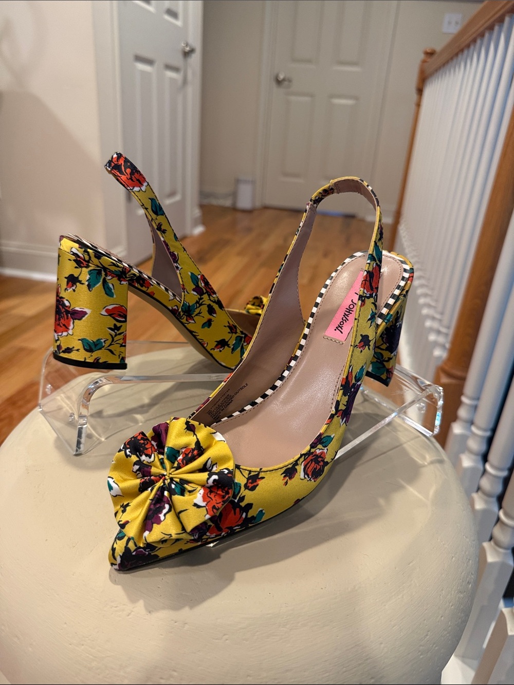 Betsey Johnson "Nettie" Yellow Floral Slingback Block Heels – Size 8